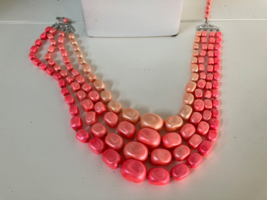 Vtg Coral Peach Ombre Multi-Strand Beaded Choker Necklace 1950’s Adjustable MCM - £17.05 GBP