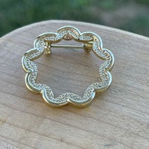 Vintage Gold Tone Wreath Circle Pin Brooch Signed Gerry&#39;s Round - $21.28