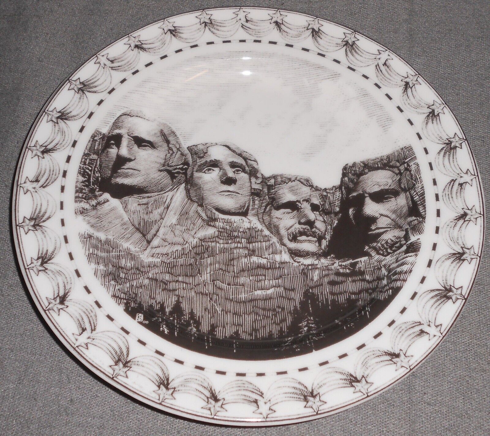 PTS INTERNATIONAL 222 Fifth SLICE OF LIFE PATTERN Mt Rushmore 8 1/4&quot; SAL... - $22.76