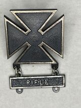 U.S. Army Marksman Weapons Qualification Badge with a "Rifle" qualificat... - $9.90