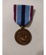 HUMANTARIAN SERVICE MEDAL FULL SIZE FROM PRIVATE COLLECTION CONSIGNMENT - $181.86 MXN