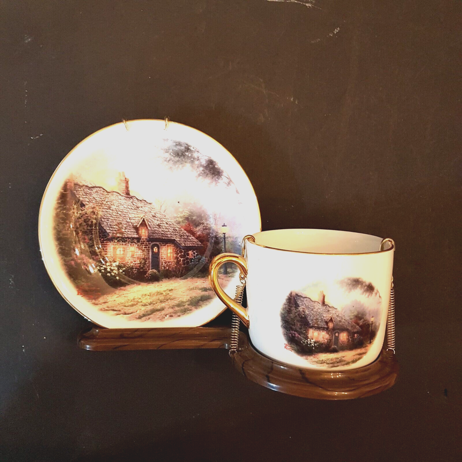 Thomas Kinkade MOONLIGHT COTTAGE Coffee Cup &amp; Saucer Set with stand by T... - $9.83