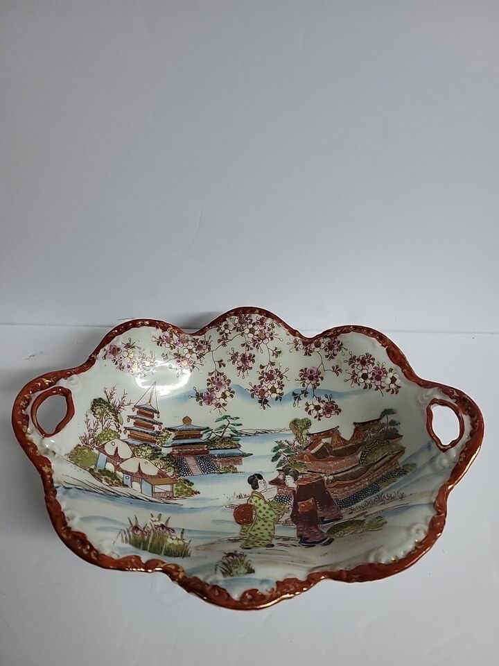 Vintage Japan Geisha Red Scalloped Bowl - $7.49