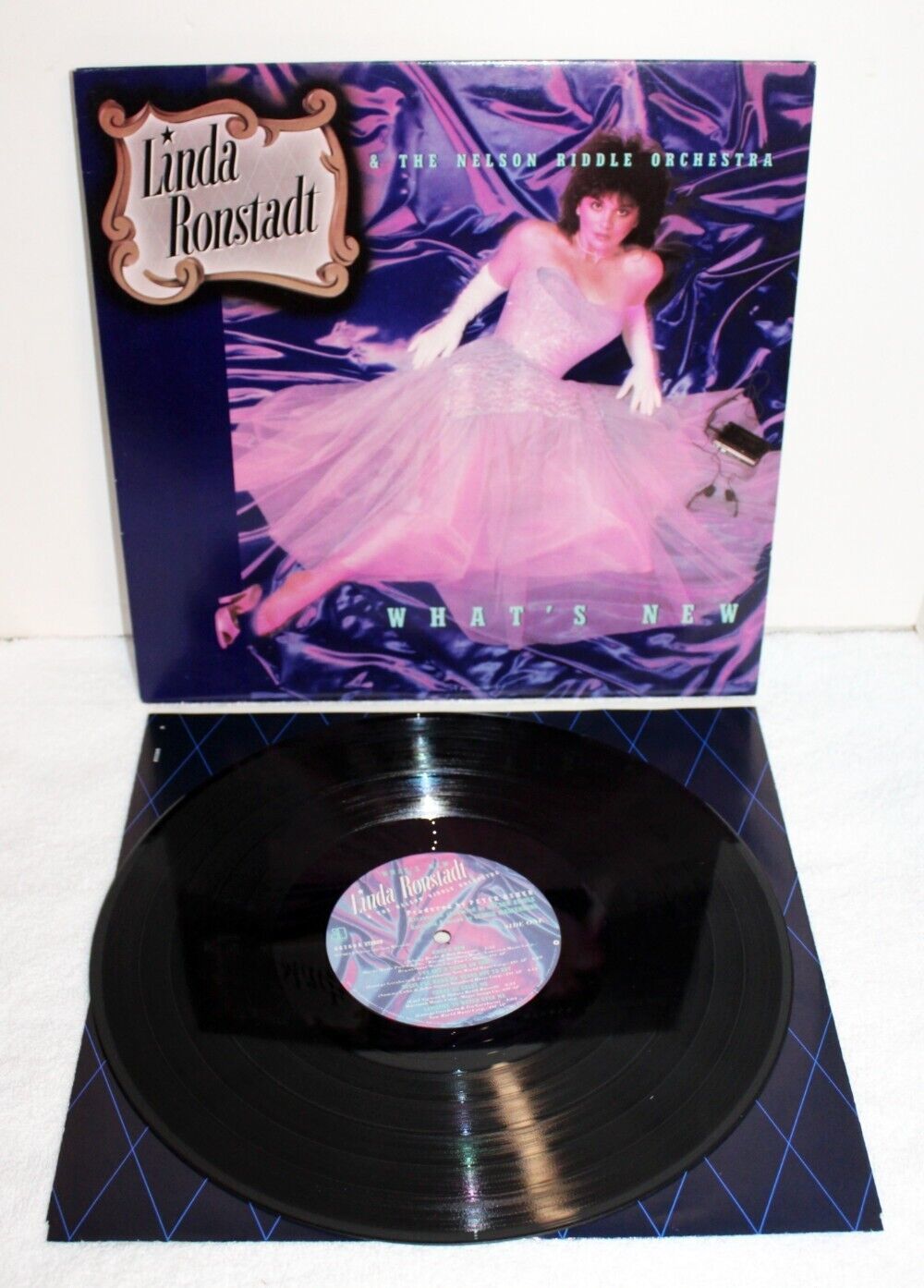 Linda Ronstadt ~ What&#39;s New ~ 1983 Asylum 60260 Used LP EX/VG+ - $4.99