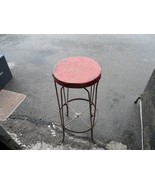 Vintage 50s Red Metal Diner/Bar Stool - Twisted Metal Feet Design - €128,36 EUR