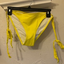 NWT Frederick&#39;s of Hollywood Womens SZ XL Yellow Cheeky Bikini Side Tie - $131.73 MXN