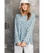 Women&#39;s Leopard Printed Garment Dye Loose Fit Knit Top - $573.22 MXN