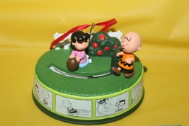 Hallmark Peanuts Animated Charlie Brown Football Optimist QXI2242 Ornament - £31.64 GBP