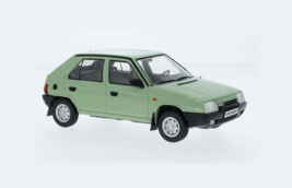 Skoda Favorit Light Green WhiteBox 1:24 - £31.58 GBP