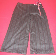 NWT New York Company Gray Pin Striped Capri Pants Misses Size Small Poly... - £15.85 GBP