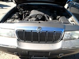 Grille Black Emblem Fits 98-02 GRAND MARQUIS 104924527 - $2,962.34 MXN