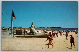 Vintage Marine Memorial Hampton Beach NH Postcard people seascape - £3.91 GBP