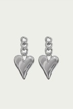 Videmus Omnia Metal Love Cuban Chain Heart Drop Earrings Size One Size - $825.66 MXN