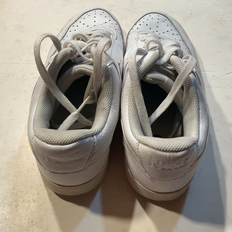 NIKE AIR Size 10.5 Woman’s Sneaker Shoes Triple White NIKE Swoosh Classic Design Item image 8