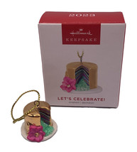 Hallmark Keepsake 0.85&quot; Miniature Christmas Ornament 2023, Mini Wedding Cake - £10.85 GBP
