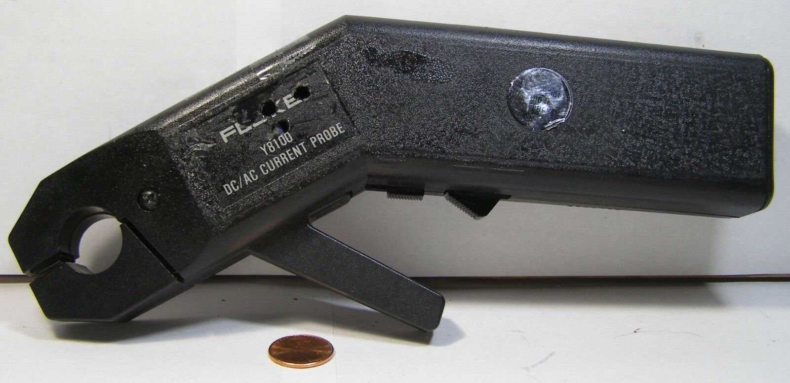 FLUKE DC/AC CURRENT PROBE MODEL Y8100 CALIBRATION HOLES DRILLED IN SIDE ASIS Test