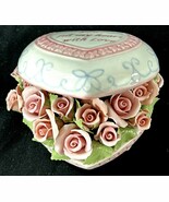 Roses In Ceramic Heart Shaped Music Box Plays &quot;Love Story&quot; You Fill My H... - $15.39 CAD