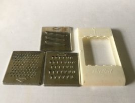 Vintage kitchen shredder grater plastic with 3 interchangeable metal blades - €17,14 EUR