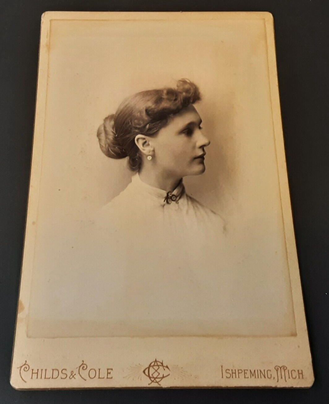 Primary image for CDV Lady Side View Childs Art Gallery Ishpeming Michigan 4.25 x 6.5