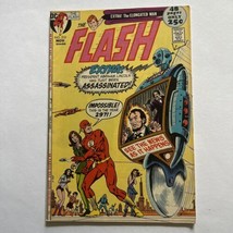 The Flash 210, DC 1971, Elongated Man, 48 pages Broome &amp; Infantino  6.5 FN+ - $14.01