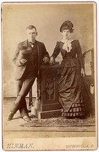 Circa 1890&#39;S Cabinet Card Stunning Couple Top Hat Dress Hinman Loudonville Oh - £12.37 GBP