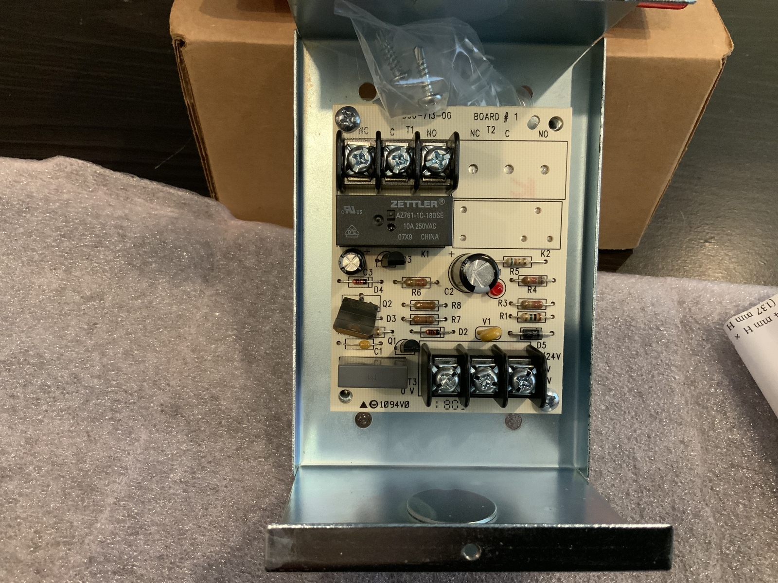 System Sensor R-10E, MULTI-VOLTAGE RELAY, Steel Enclosure, LED viewing hole - $12.59
