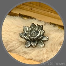 Vintage Silver Pewter Tone Water Lily Brooch Pin - £7.66 GBP