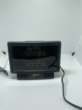 Zenith ZG120M Vintage AM/FM Clock Radio Tested Working - $32.75 CAD