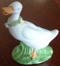 Beautiful Omnibus Bone China Duck Figurine – VGC – GREAT DETAIL – LOVELY... - $8.90