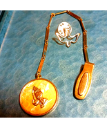 Mother of Pearl Praying Hands Clip-On - $591.10 MXN