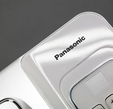 Panasonic KX-TGD832W 6.0 Expandable Cordless Phone - READ image 4