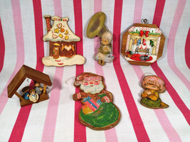 Charming Vintage 1970&#39;s Merry Winner 6pc Wooden Christmas Tree Ornaments - £7.86 GBP