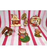 Charming Vintage 1970&#39;s Merry Winner 6pc Wooden Christmas Tree Ornaments - £7.82 GBP