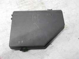 09-11 GMC Acadia SRX STS Enclave Fusebox Fuse Box Relay Lid OEM 7140-194... - $39.99