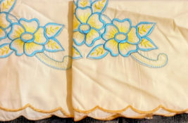 Vtg Set of Embroidered Pillowcases Yellow & Blue Floral Scalloped Edge 27" x 19" image 2