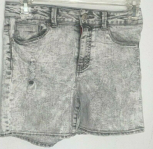 Calvin Klein Jeans Gray Acid Wash MidRise Girl Shorts w/Adjustable Waist Size 10 - £5.48 GBP