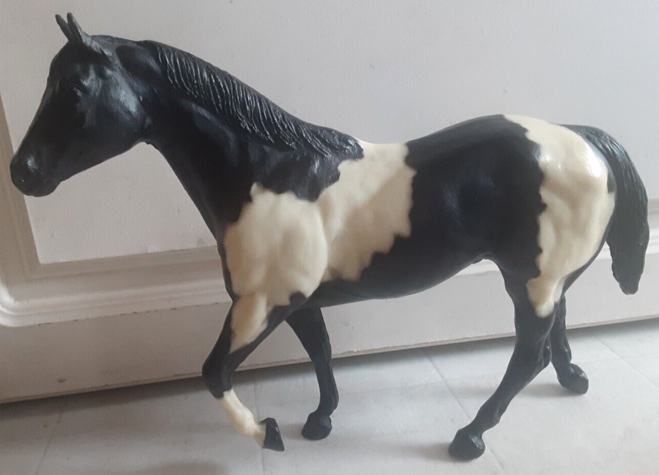 Breyer Horse Traditional Tobiano Pinto Stock Stallion Black White #229 - $14.84