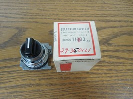 Cutler-Hammer 10250T1422 3 Position Selector Switch Maintained Surplus - $30.00
