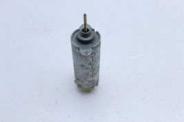 2010 Mercedes SLK230 SLK300  FRONT LEFT DRIVER SEAT ADJUSTMENT MOTOR U0050 image 7