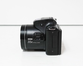 Samsung WB2100 16.4MP Digital Camera image 4