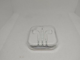 Lot of 3 Bundle Original Apple Earpods Headphone Plug Look at Pics Carefully - £16.18 GBP