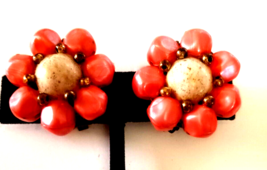 Vintage Coral Color Beads Cluster Clip On Earrings - £12.71 GBP