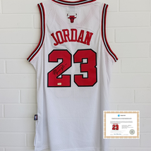 Michael Jordan Signed Autographed #23 Chicago Bulls NBA White Jersey Wit... - £616.94 GBP