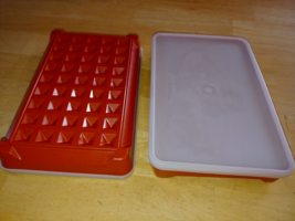 2 Vintage Red Rectangular Tupperware BACON/DELI/MEAT Keepers W/LID-GENTLY Used - £11.15 GBP