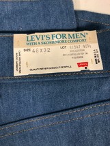 Levi Men&#39;s 415 Denim Jeans &quot;a Skosh More Room&quot; light wash 41547-4014 - £22.52 GBP