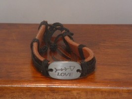 New Women’s Leather Black Love Charm Fashion Bracelet - $12.30 CAD