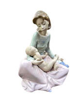 Lladro 01005845 Dressing the Baby - £267.24 GBP