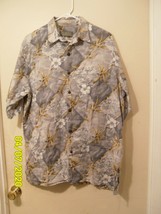 Go Barefoot Shirt Gray Floral Hawaiian Short Sleeve Large With Pocket - $6.90