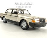 1974 Volvo 240 GL 1/24 Scale Diecast Metal Model by Welly - Gold - $448.68 MXN