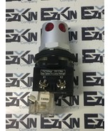 Eaton HT8A SERIES B1 Pilot Illuminated Green Light Switch  - $357.71 MXN